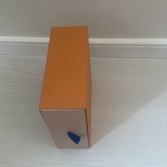 Louis Vuitton Pull Style Box & Bag - Picture 6 of 9